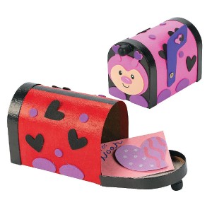 RTD-3283 : Ladybug Valentines Day Mailbox Craft Kit at RTD Gifts