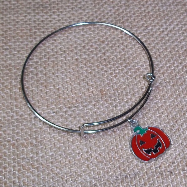 Halloween Jack O Lantern Bangle Bracelet Expandable Wire Enamel Pumpkin Charm Halloween Jack O Lantern Bangle Bracelet Expandable Wire Enamel Pumpkin Charm