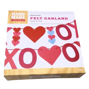 RTD-4147 : Valentine's Day Felt Hearts Garland at RTD Gifts